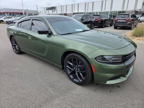 Used 2020 Dodge Charger SXT w/ Blacktop Package RWD image 3