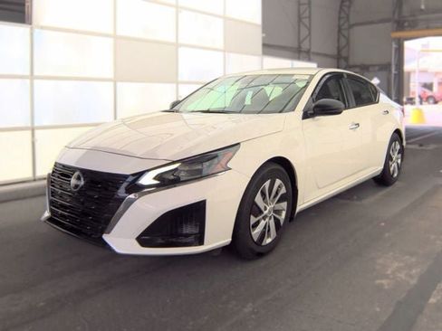 Used 2025 Nissan Altima 2.5 S FWD image 1