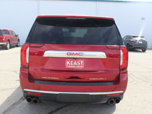Used 2023 GMC Yukon XL Denali AWD/4WD image 3