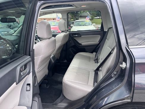 Used 2014 Subaru Forester 2.5i Touring AWD/4WD image 17