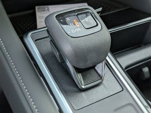 New 2025 Nissan Pathfinder SL image 18