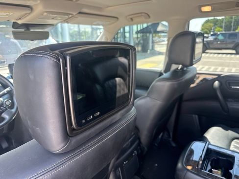 Used 2022 Nissan Armada Platinum w/ Captain's Chairs Package RWD image 12