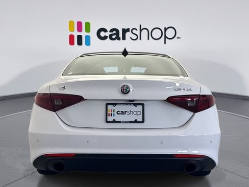 Used 2022 Alfa Romeo Giulia Ti AWD/4WD image 4