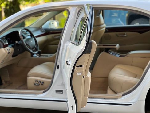 Used 2007 Lexus LS 460 L RWD image 89