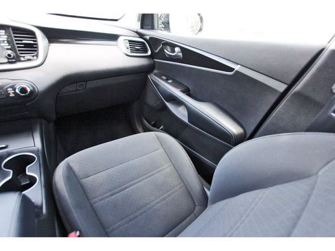 Used 2020 Kia Sorento L FWD image 11