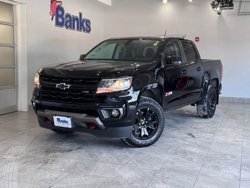 Used 2021 Chevrolet Colorado Z71 w/ Z71 Midnight Edition image 2