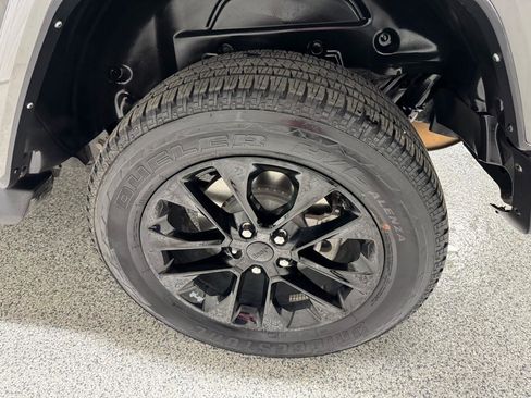 Used 2021 Jeep Wrangler Unlimited Sahara AWD/4WD image 5