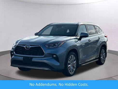 Used 2023 Toyota Highlander Platinum AWD/4WD image 1