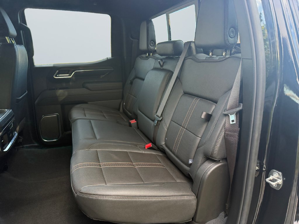Used 2024 Chevrolet Silverado 1500 High Country w/ Technology Package AWD/4WD image 13