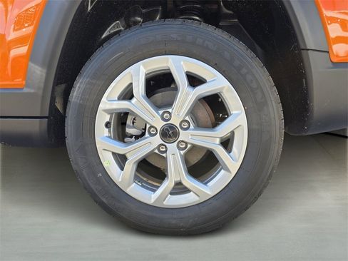 New 2026 Jeep Compass Latitude image 6