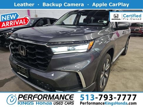 Used 2025 Honda Pilot Touring image 1