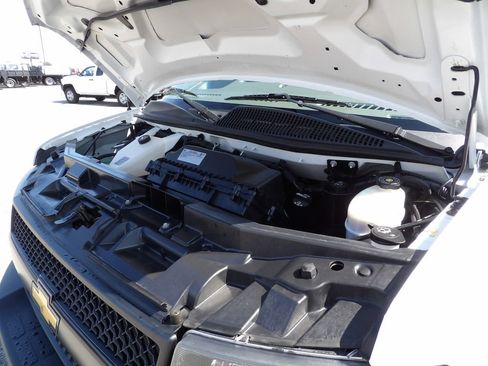 Used 2021 Chevrolet Express 3500 w/ Driver Convenience Package image 41