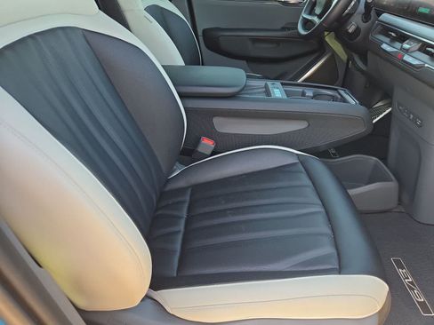 Used 2024 Kia EV9 GT-Line AWD/4WD image 21