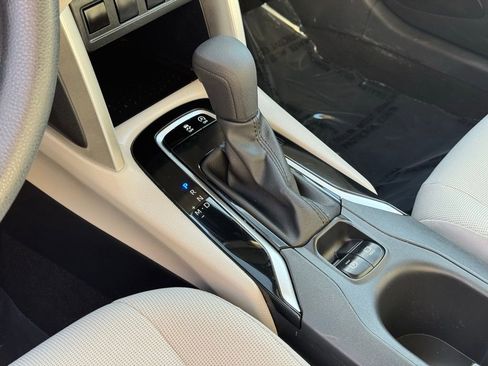 Used 2023 Toyota Corolla Cross L image 19