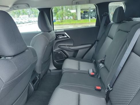 Used 2025 Mitsubishi Outlander ES FWD image 12
