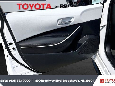 Used 2025 Toyota Corolla SE FWD image 17