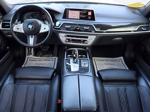 Used 2022 BMW 750i xDrive w/ M Sport Package image 10