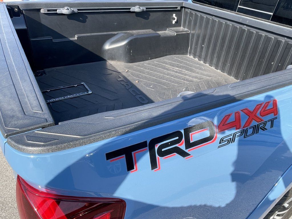 Used 2019 Toyota Tacoma TRD Sport w/ Technology Package AWD/4WD image 7