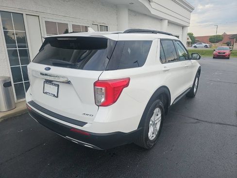 Used 2024 Ford Explorer XLT w/ Equipment Group 202A AWD/4WD image 4