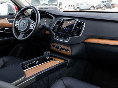 Used 2024 Volvo XC90 B6 Plus w/ Protection Package Premier image 32