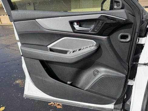 Used 2022 Acura MDX A-Spec image 13