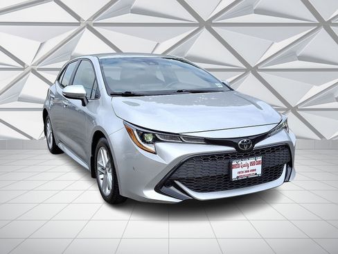 Used 2021 Toyota Corolla SE image 2