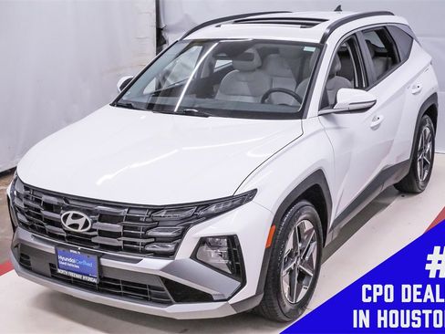 Certified 2025 Hyundai Tucson SEL image 1