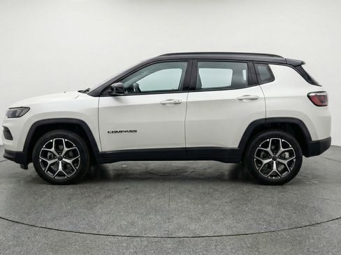 Used 2025 Jeep Compass Limited image 5
