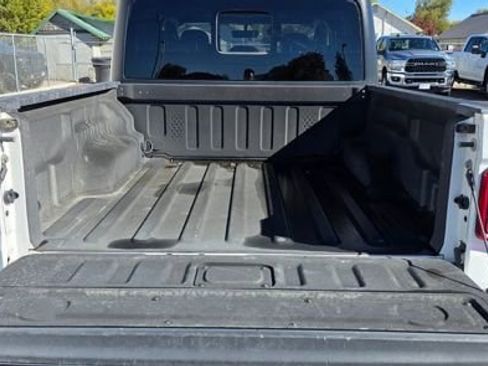 Used 2021 Jeep Gladiator Rubicon AWD/4WD image 7