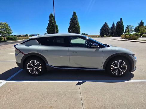 Used 2024 Kia EV6 Light AWD/4WD image 7