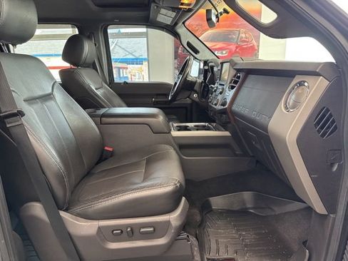 Used 2016 Ford F250 Lariat w/ Lariat Ultimate Package AWD/4WD image 10