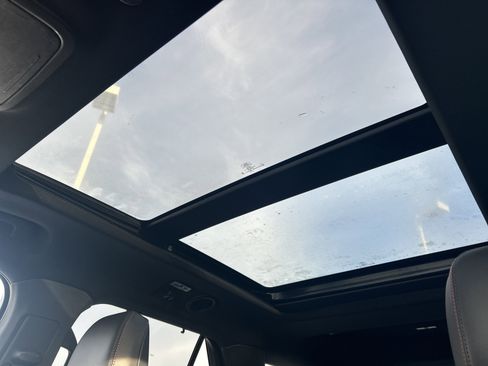 Used 2025 Ford Explorer ST image 21