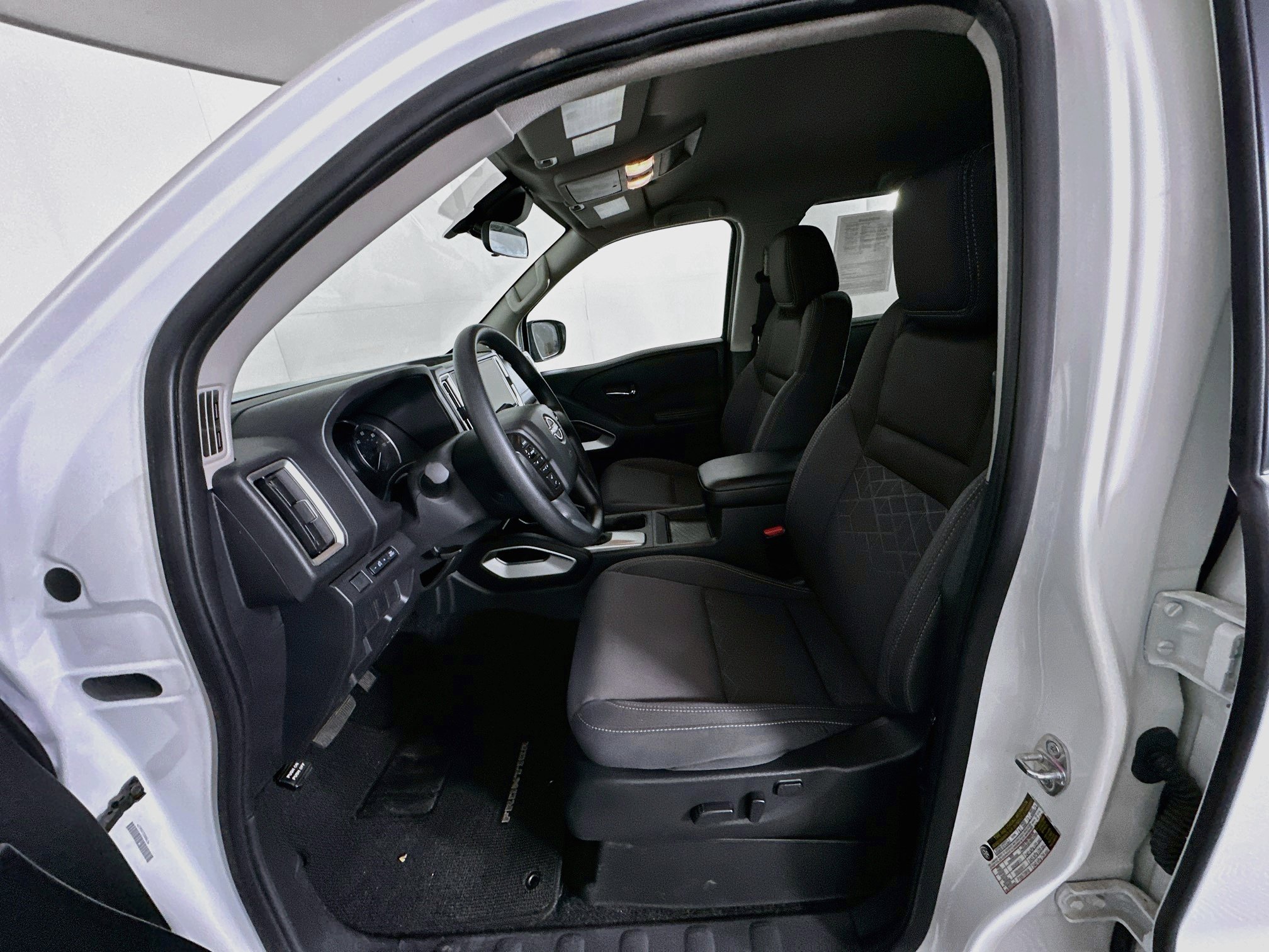 Used 2026 Nissan Frontier SV RWD image 13