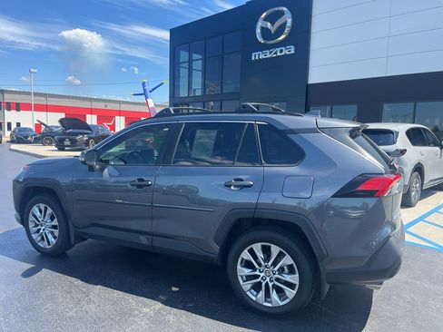 Used 2021 Toyota RAV4 XLE Premium FWD image 3