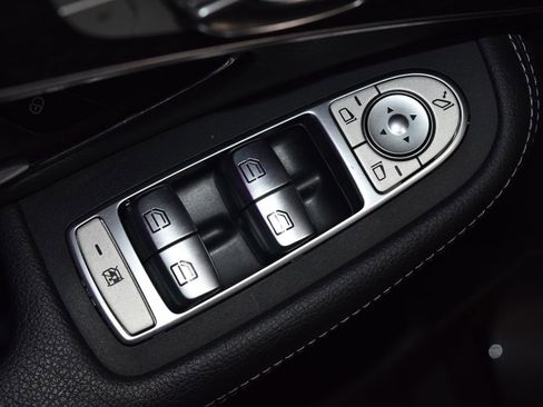 Used 2021 Mercedes-Benz GLC 300 4MATIC image 6