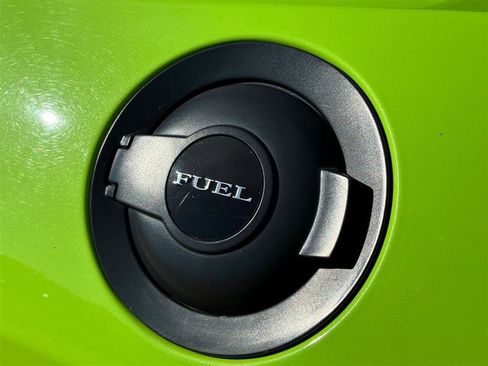 Used 2015 Dodge Challenger R/T image 10