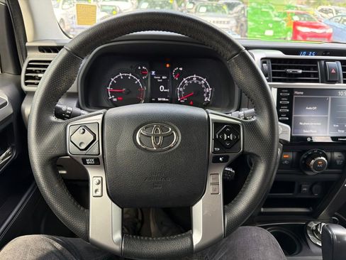 Used 2021 Toyota 4Runner SR5 AWD/4WD image 10