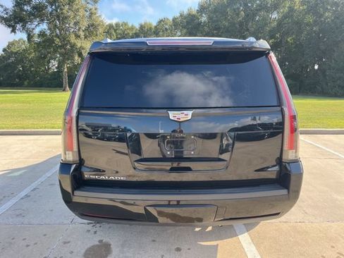 Used 2020 Cadillac Escalade Platinum AWD/4WD image 5