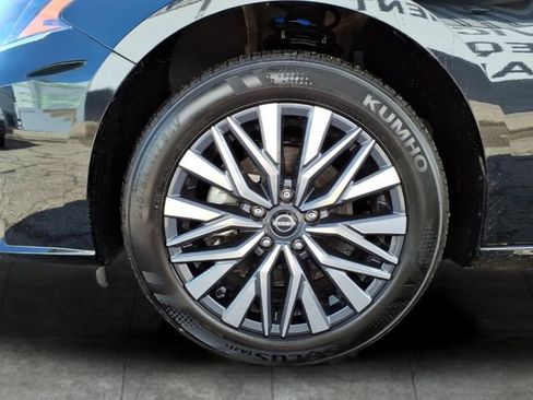 Used 2025 Nissan Altima 2.5 SV image 9