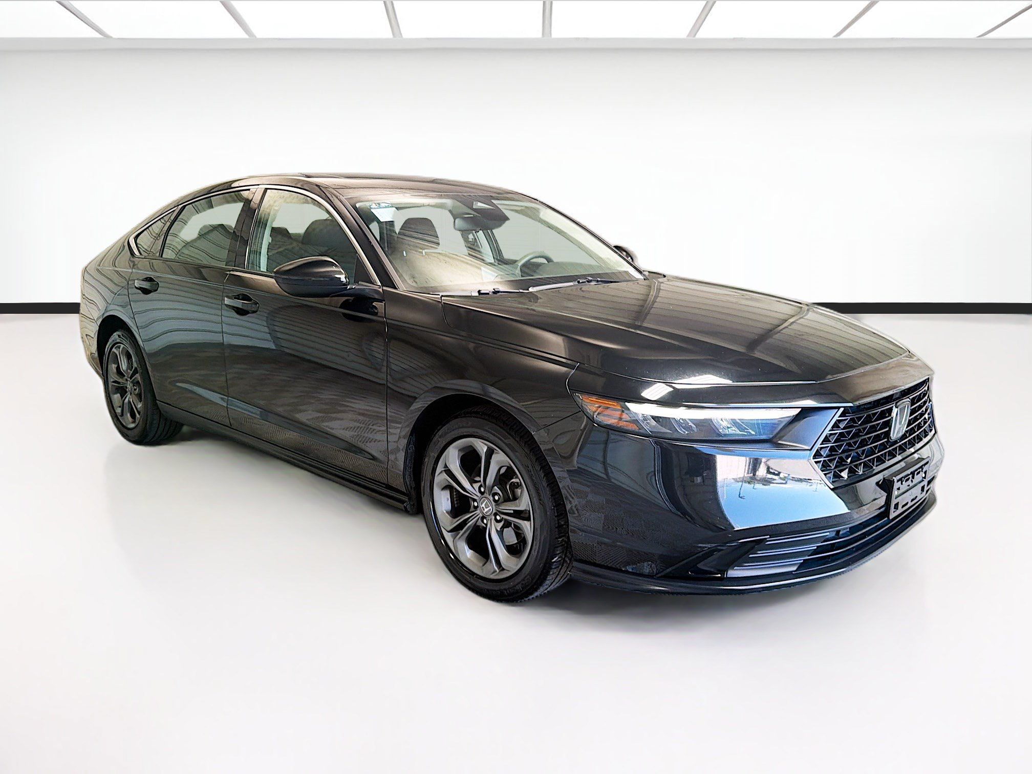 Used 2024 Honda Accord EX image 3
