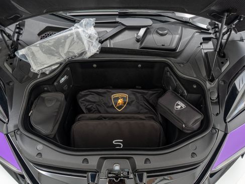 Used 2025 Lamborghini Revuelto AWD/4WD image 18