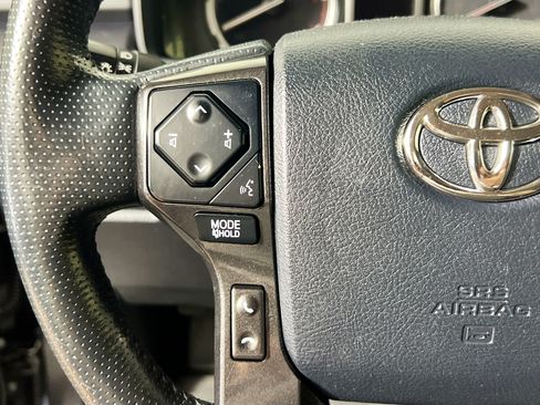 Used 2023 Toyota 4Runner TRD Off-Road Premium w/ Moonroof Package AWD/4WD image 17