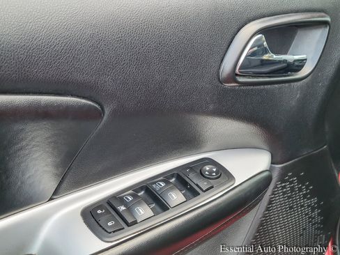 Used 2018 Dodge Journey SE image 17