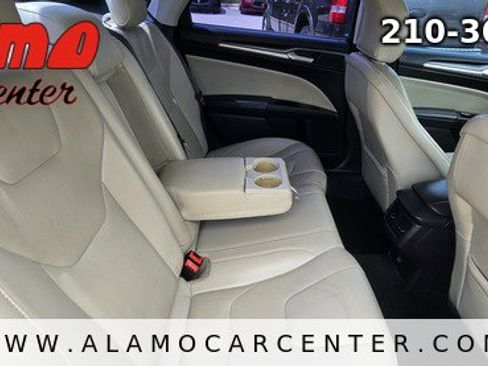 Used 2016 Ford Fusion Titanium FWD image 21