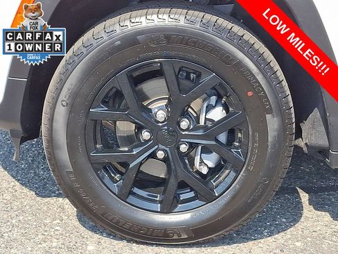 Used 2026 Jeep Grand Cherokee Altitude AWD/4WD image 8