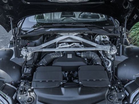 Used 2022 Aston Martin V8 Vantage Roadster RWD image 24