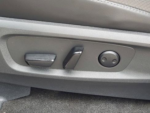 Used 2023 Nissan Pathfinder SL image 40