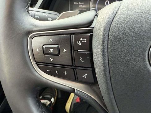 Used 2024 Lexus ES 250 w/ Premium Package image 22