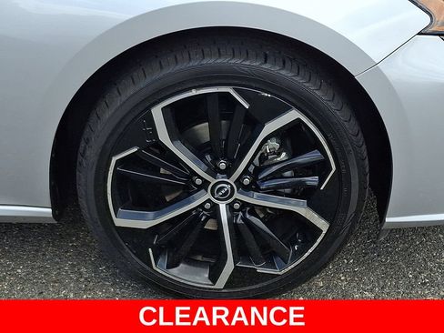 Used 2024 Nissan Altima 2.5 SR FWD image 8