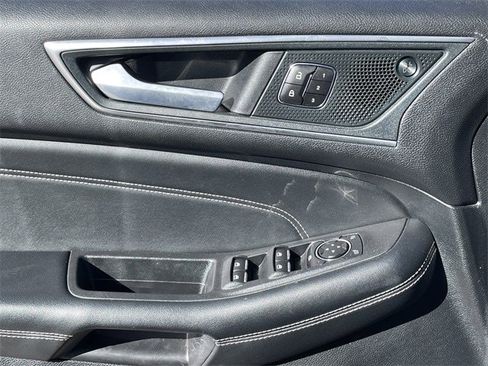 Used 2024 Ford Edge Titanium image 24